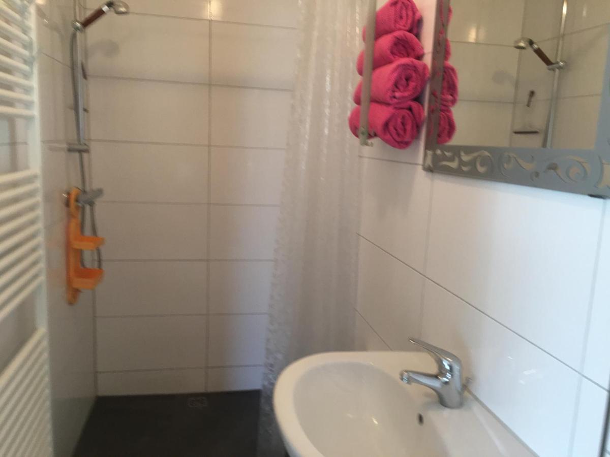 בורג Ferienwohnung Rosi Stoppa מראה חיצוני תמונה